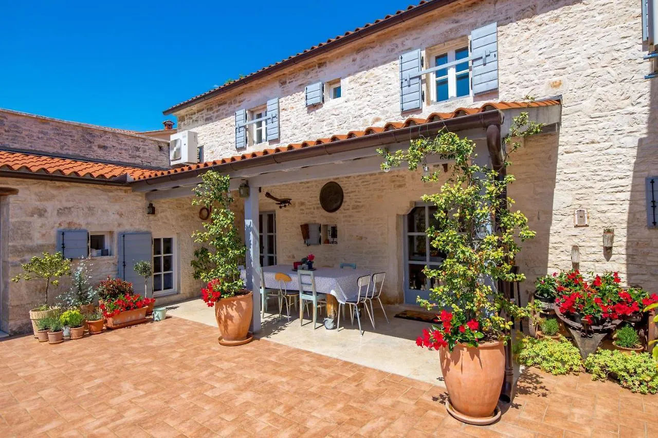 Villa Folirantica Svetvincenat Croatia